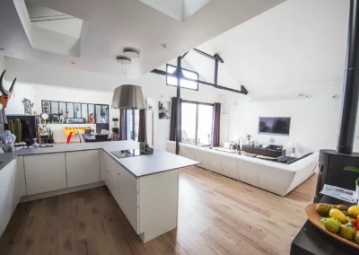 Transformation hangar en loft, Anstaing